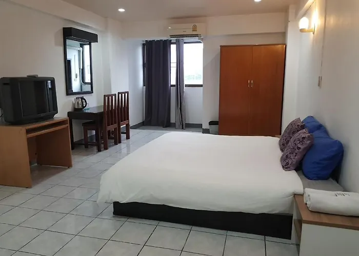 โรงแรมวินบางนา Win Bangna 3*