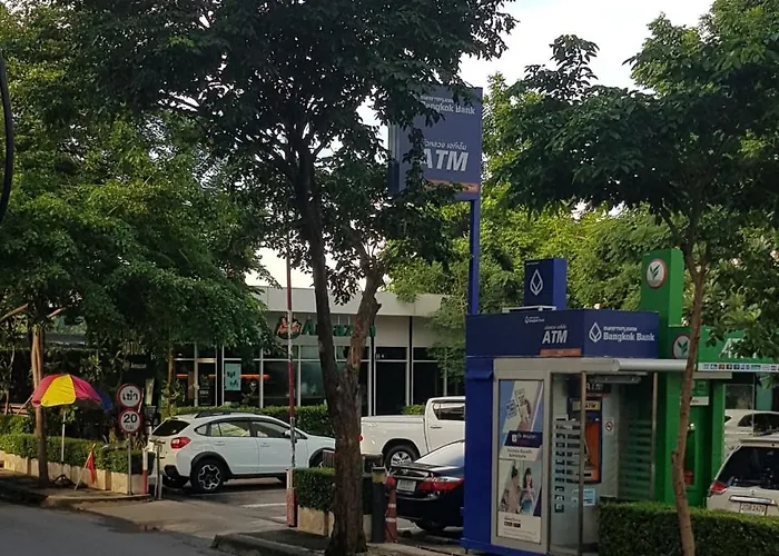 Hotel โรงแรมวินบางนา Win Bangna Bangkok