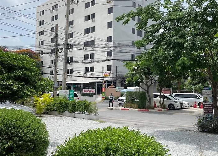 โรงแรมวินบางนา Win Bangna Hotel 3*